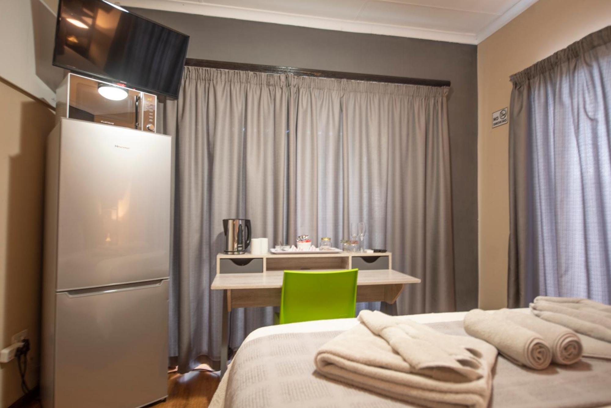 Meadowbrook Guesthouse Претория Екстериор снимка