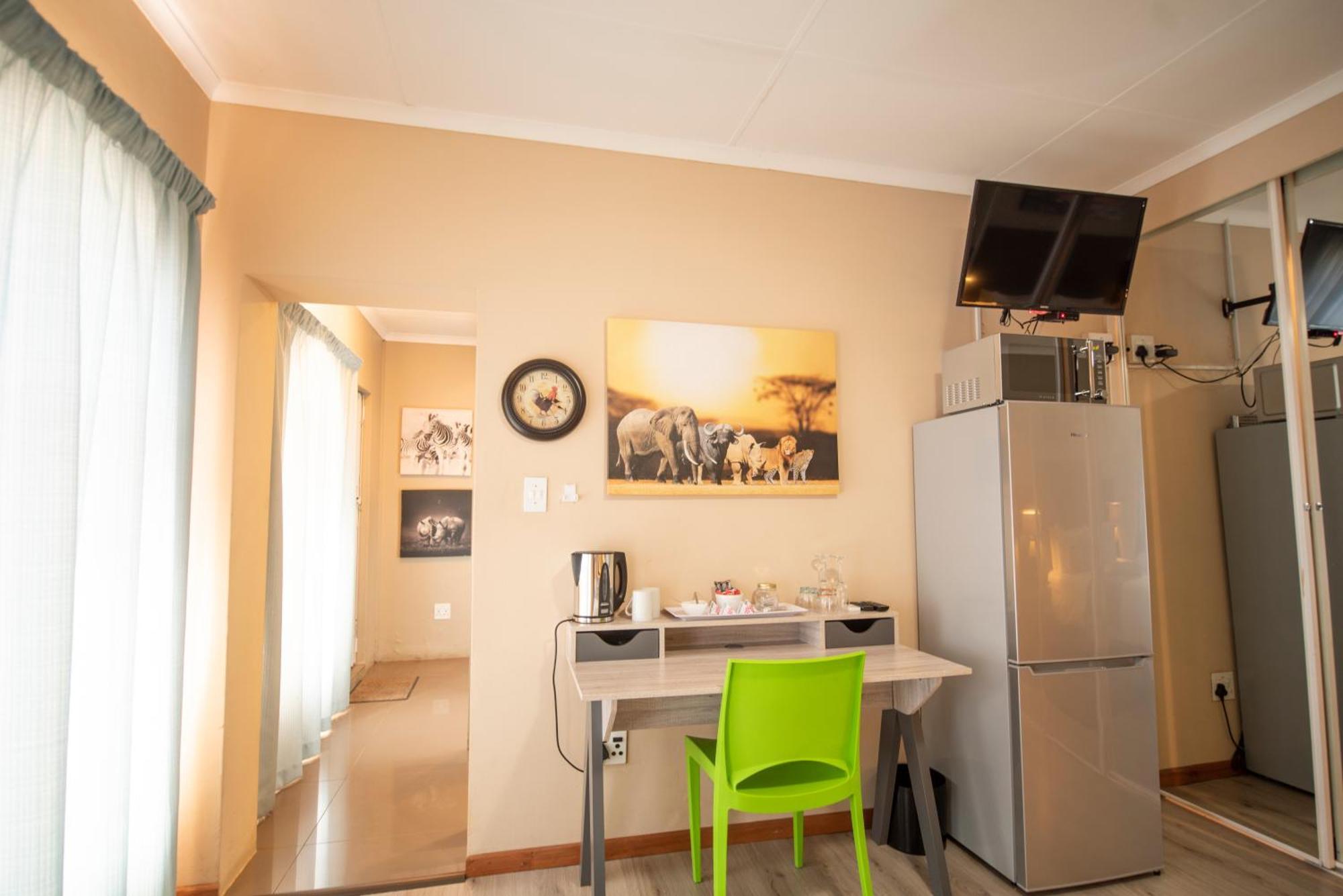 Meadowbrook Guesthouse Претория Екстериор снимка